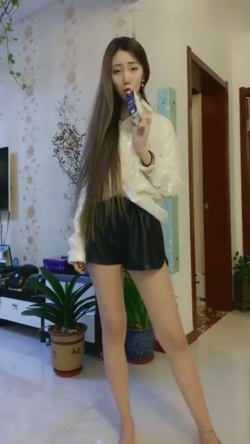 国产丝袜踩脖子视频在线