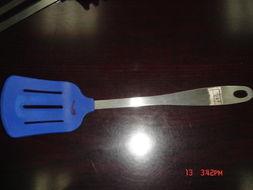 国产锅铲的最新视频,创新设计，烹饪利器大揭秘