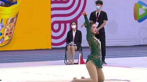 王涵穿国产鞋视频播放,王涵穿搭视频播放量飙升