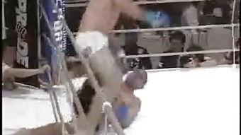 国产免费踩踏调教视频