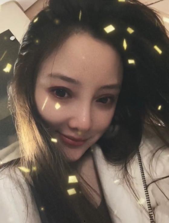 国产自拍碰视频辫子,国产自拍中的独特风情